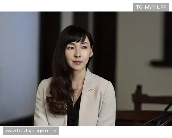 她用笑容融化时光，她用眼神诉说万语——麻生久美子，不止电影的女演员